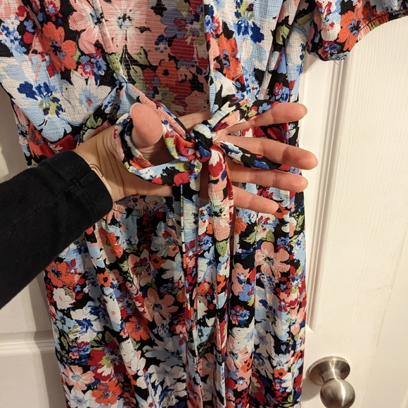 NWT Suzy Shier Open Back Floral Dress, Size Small - Picture 4 of 8